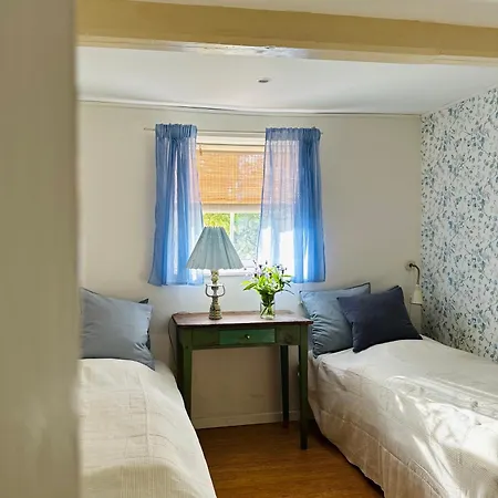 Gæstehus Camønogaarden Et B&b, Kursus Center Og Refugie På østmøn